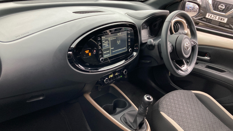 Toyota Aygo X 1.0 VVT-i Edge 5dr Petrol Hatchback